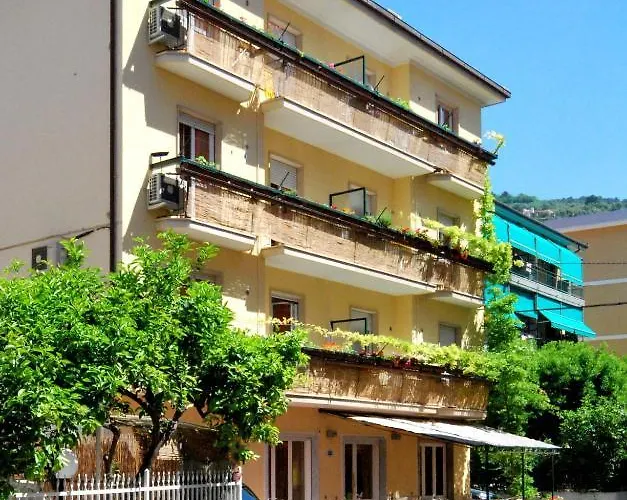 Residence Glicini Finale Ligure
