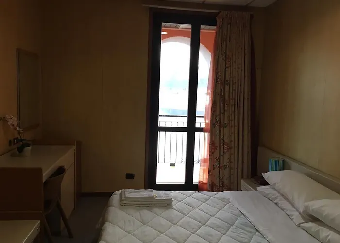 hotel socrate Lavena Ponte Tresa