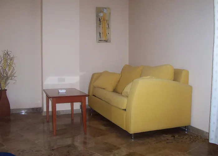 Hotel Al-Yussana Lucena
