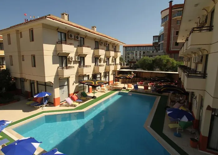 Kanarya Otel Çeşme