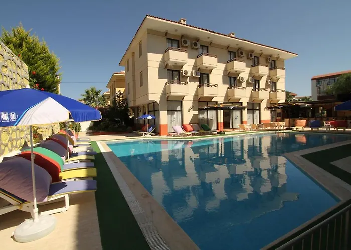 Kanarya Otel Çeşme