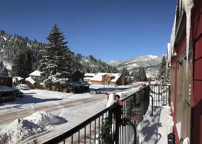 The Lodge At Red River