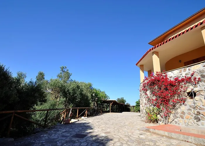 Hotel Maladroxia SantʼAntìoco