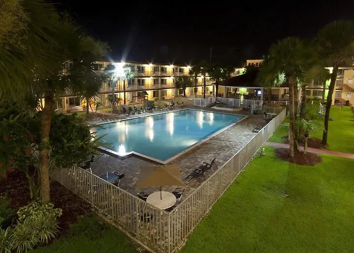 Roomba Inn & Suites At Old Town Kissimmee