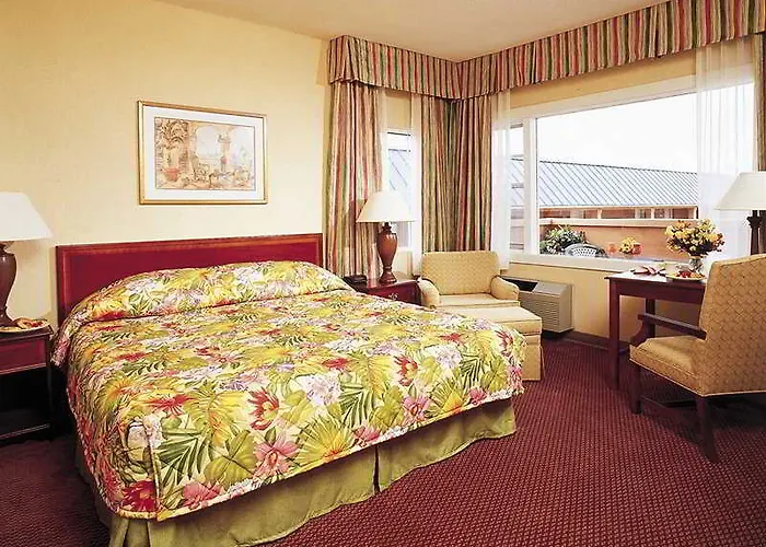 Nassau Palm Hotel