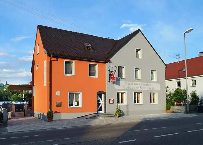 Goldener Schlüssel mit Gästehaus Sina Nördlingen