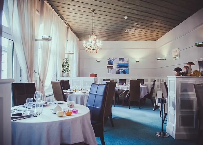 Hôtel Logis Le Bourbon