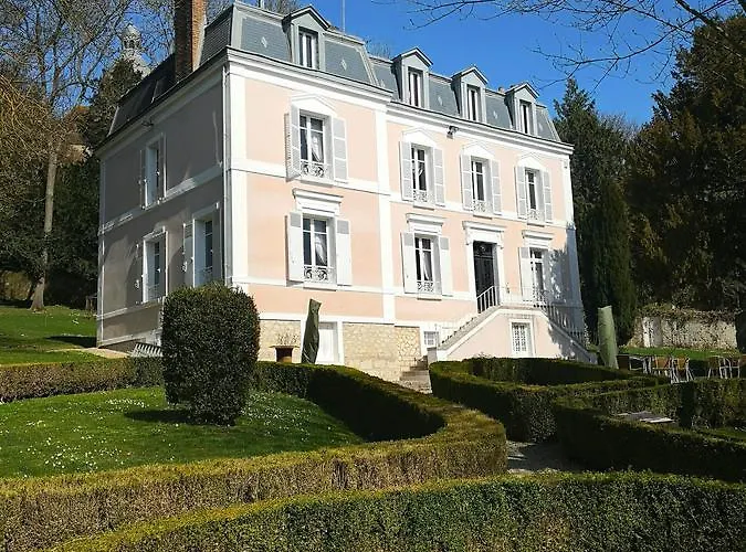 Maison Stella Cadente, Maison d'hôtes Artistique et Jardin à Provins