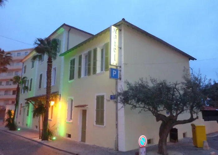 Hotel L'ilot Fleuri à Le Lavandou