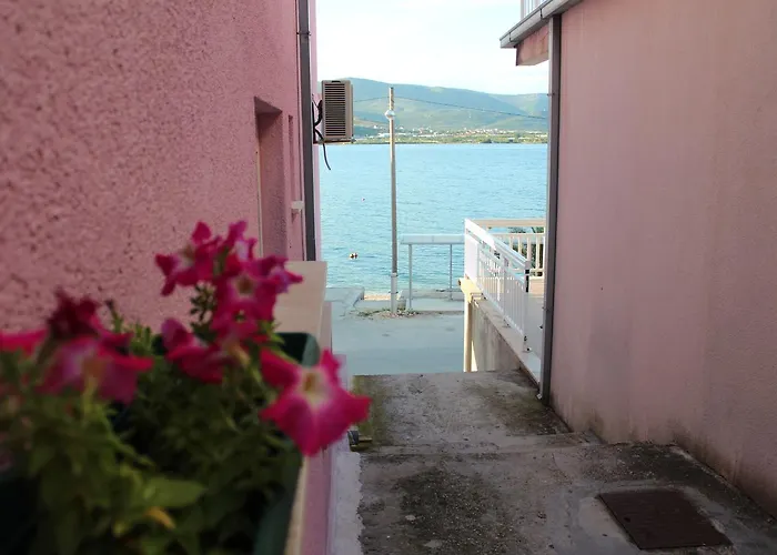 Lilac Apartments Trogir
