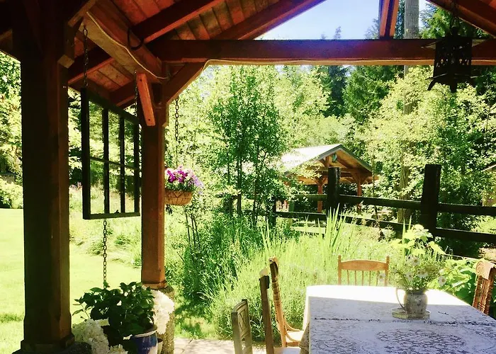 Bond Ranch Retreat Hotel King Hill