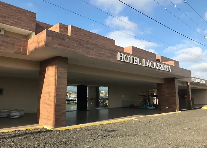 Lacazzona Hotel Belo Jardim