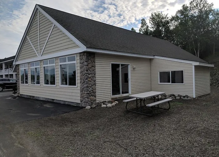 Rangeley Saddleback Inn