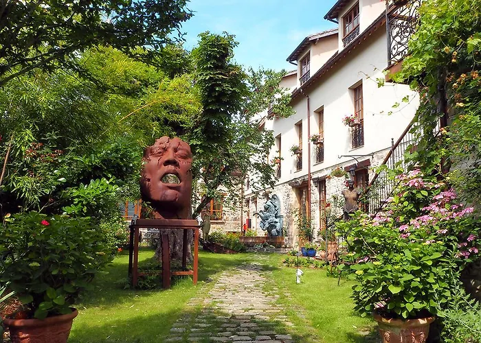 Besharat Gallery & Museum Barbizon