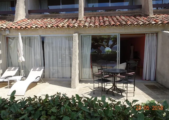 83 Hotel Le Lavandou