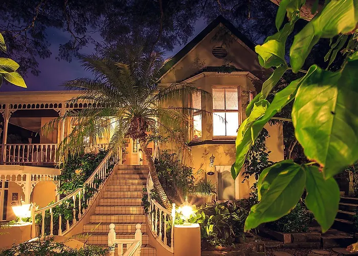 Goble Palms Guest Lodge & Urban Retreat
