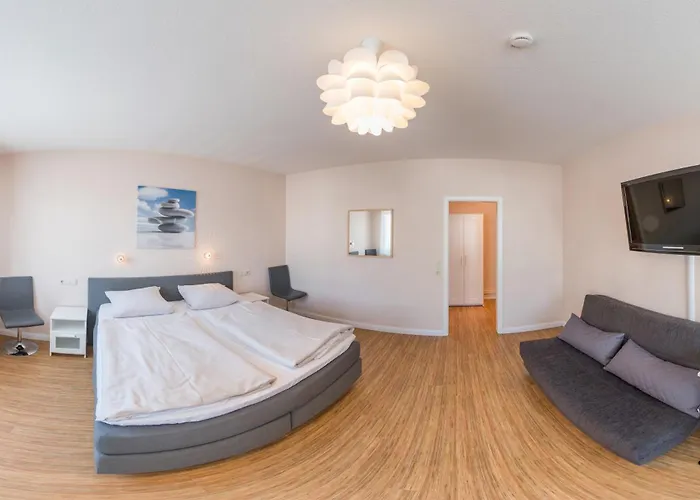 Schäfers Hotel, Self-Check-in, Cafe und Bäcker am Hotel Vechta