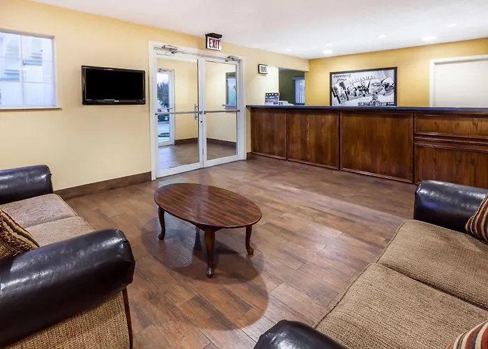 Premier Inn Palestine