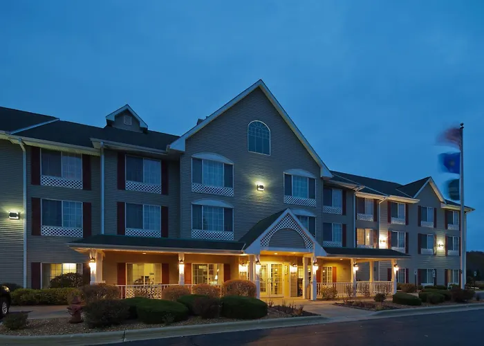 Country Inn & Suites By Radisson, West Bend, Wi
