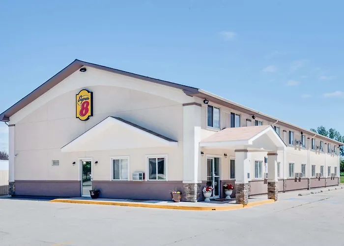 Super 8 By Wyndham Grand Forks Hotel