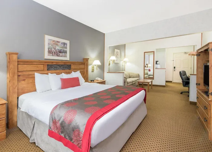 Ramada Limited Bismarck Hotel