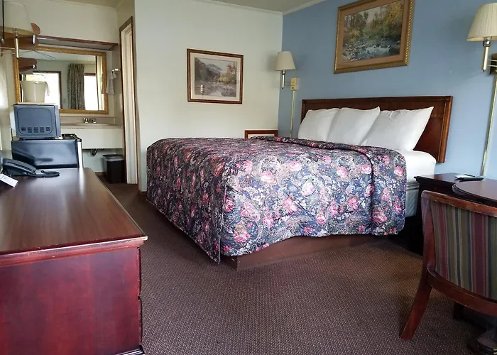 A Sapphire Inn Franklin