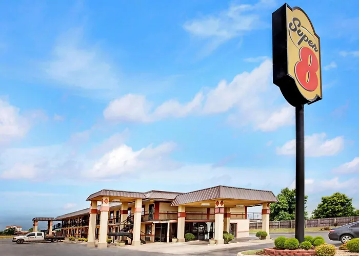 Super 8 By Wyndham Shawnee