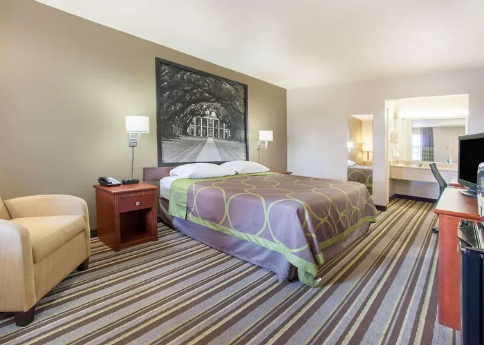 Super 8 By Wyndham West Monroe Hotel