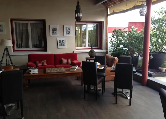 Hotel Cote Patio Nîmes