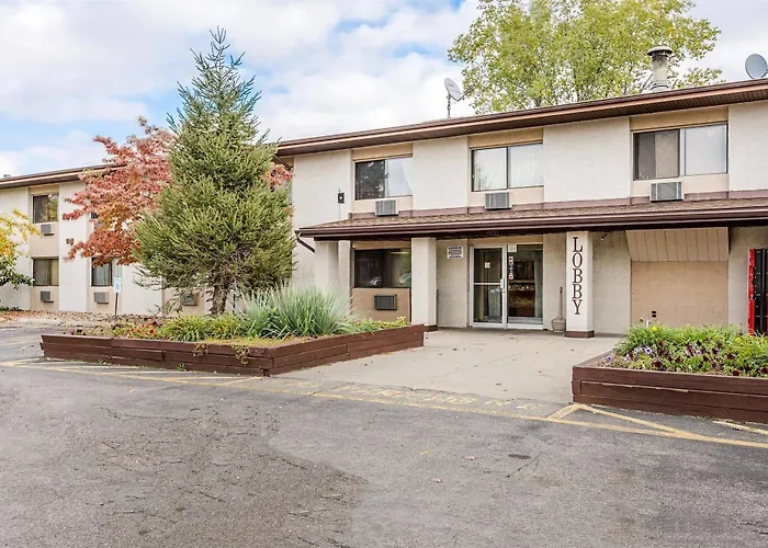 Rodeway Inn & Suites Grand Rapids Southeast Cascade