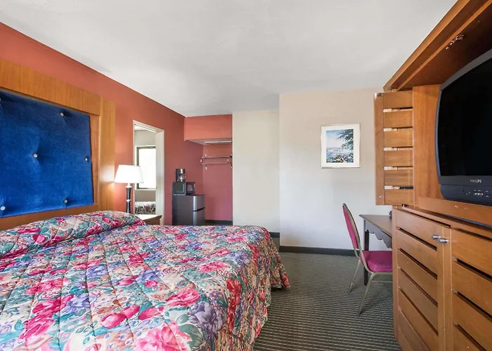 Budget Inn/ Natick