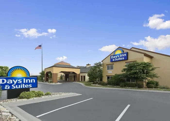 Days Inn & Suites By Wyndham Omaha Ne
