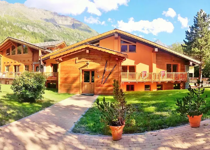 Chalet Alpina Hotel & Apartments La Thuile