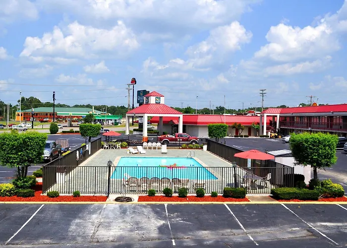 Quality Inn - Dickson