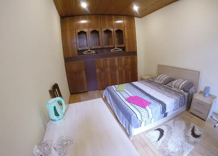 "Green Way" Guest House