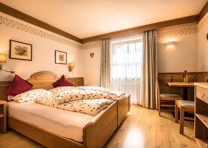 Hotel Ciasa Montanara La Villa 