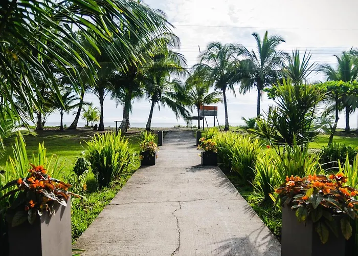 Hotel Tortuguero Beachfront