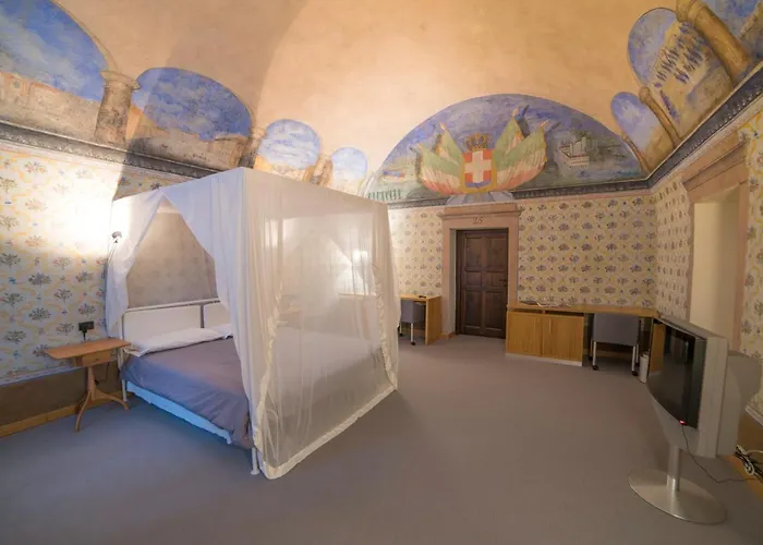 Hotel Cavour Et Des Officiers Bard