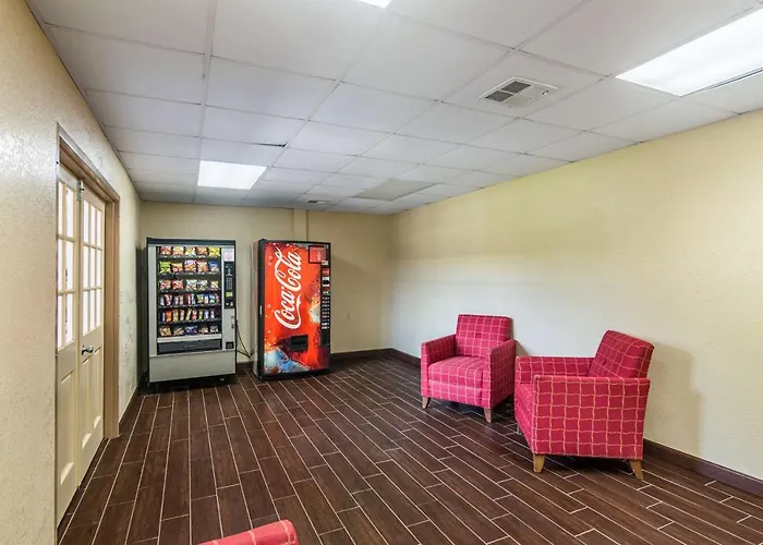 Quality Inn Shawnee I-40