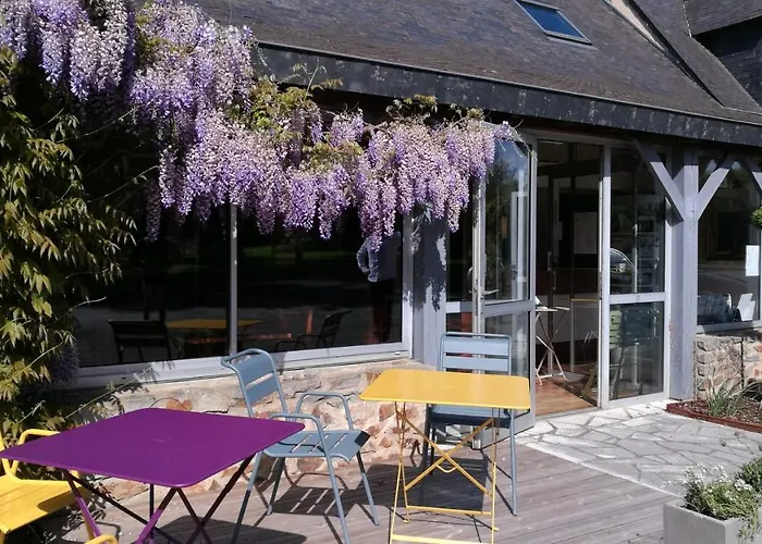 Logis Hôtel Lodge La Valette