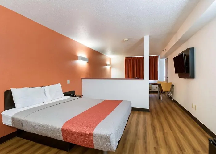 Motel 6-Davenport, Ia