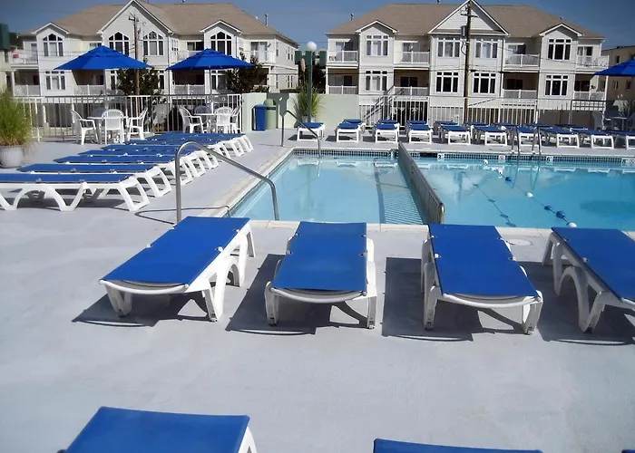 Diplomat Beach Club
