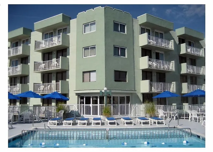 Diplomat Beach Club