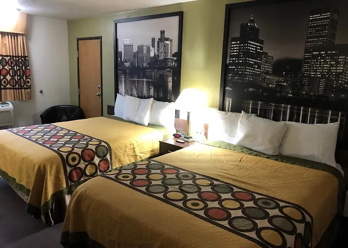 Super 8 By Wyndham Salem Hotel