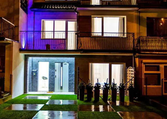 Adonis Apartments