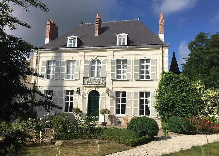 Entre Cour Et Jardin