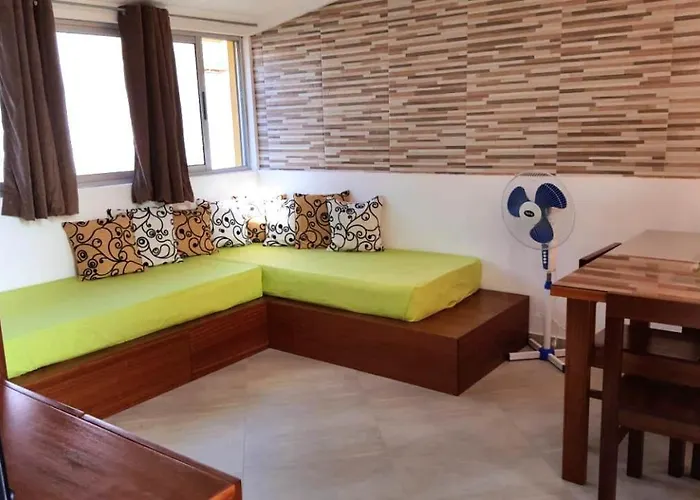 Basic Hotel