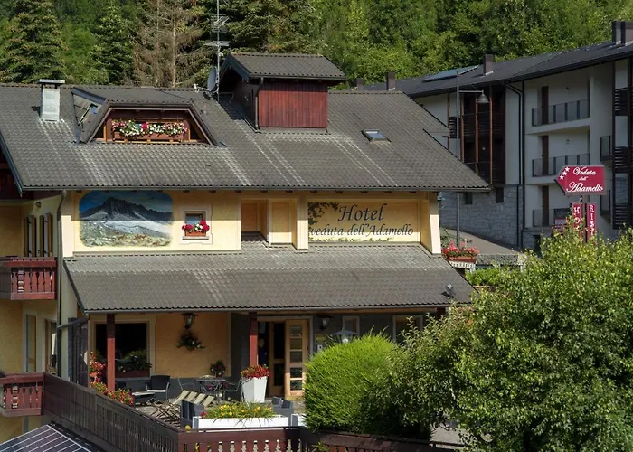 Hotel Veduta dell'Adamello
