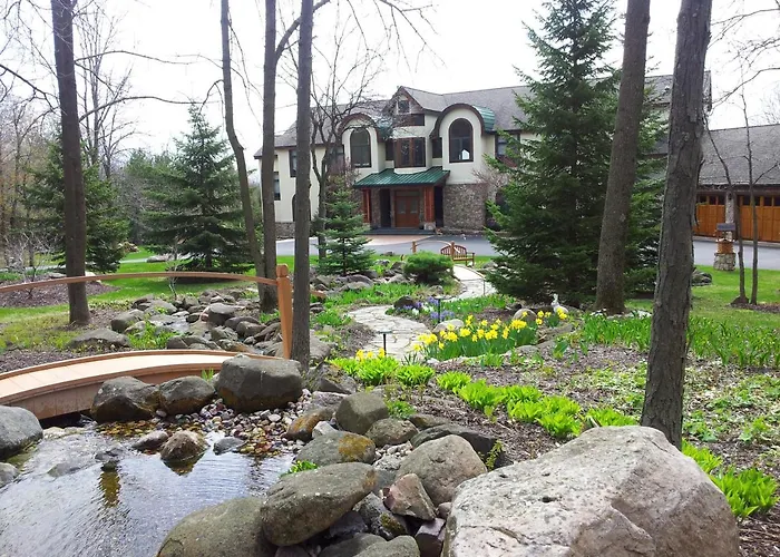 Inn At Wawanissee Point
