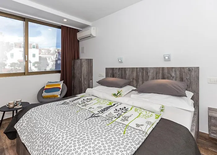 Apinelo Tower Rooms